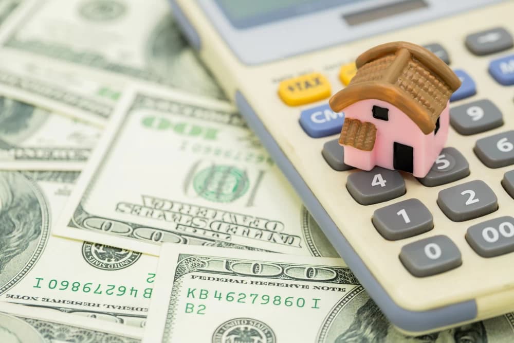 ¿Cómo la subida del dólar beneficia la compra de casa en Colombia desde el exterior?